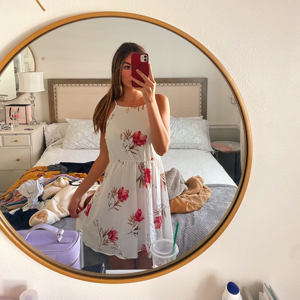 WHITE FLORAL DRESS